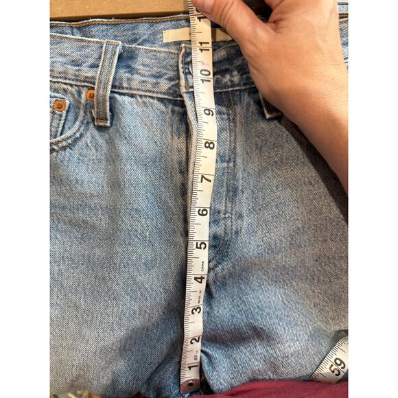 Levi's Premium Denim Wedgie Jeans Button-Fly Size 28 Light Wash Fray Hem - Picture 7 of 9